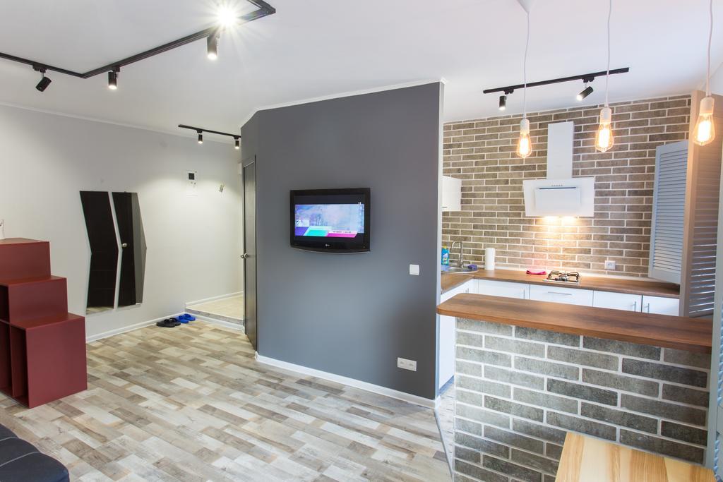 Loft Apartment Near Botanical Garden 哈尔科夫 外观 照片
